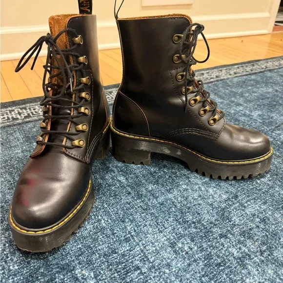 Leona Doc Martens size 8 Women's Boots - Picture 1 of 7